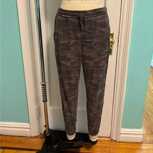 Athleta Farallon Gray Camo Camouflage Joggers 8/Medium